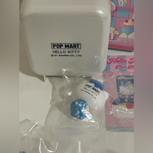 2021 Popmart Hello Kitty Food Town Seafood Shop on Board Blind Box Figure - Picture 5 of 7